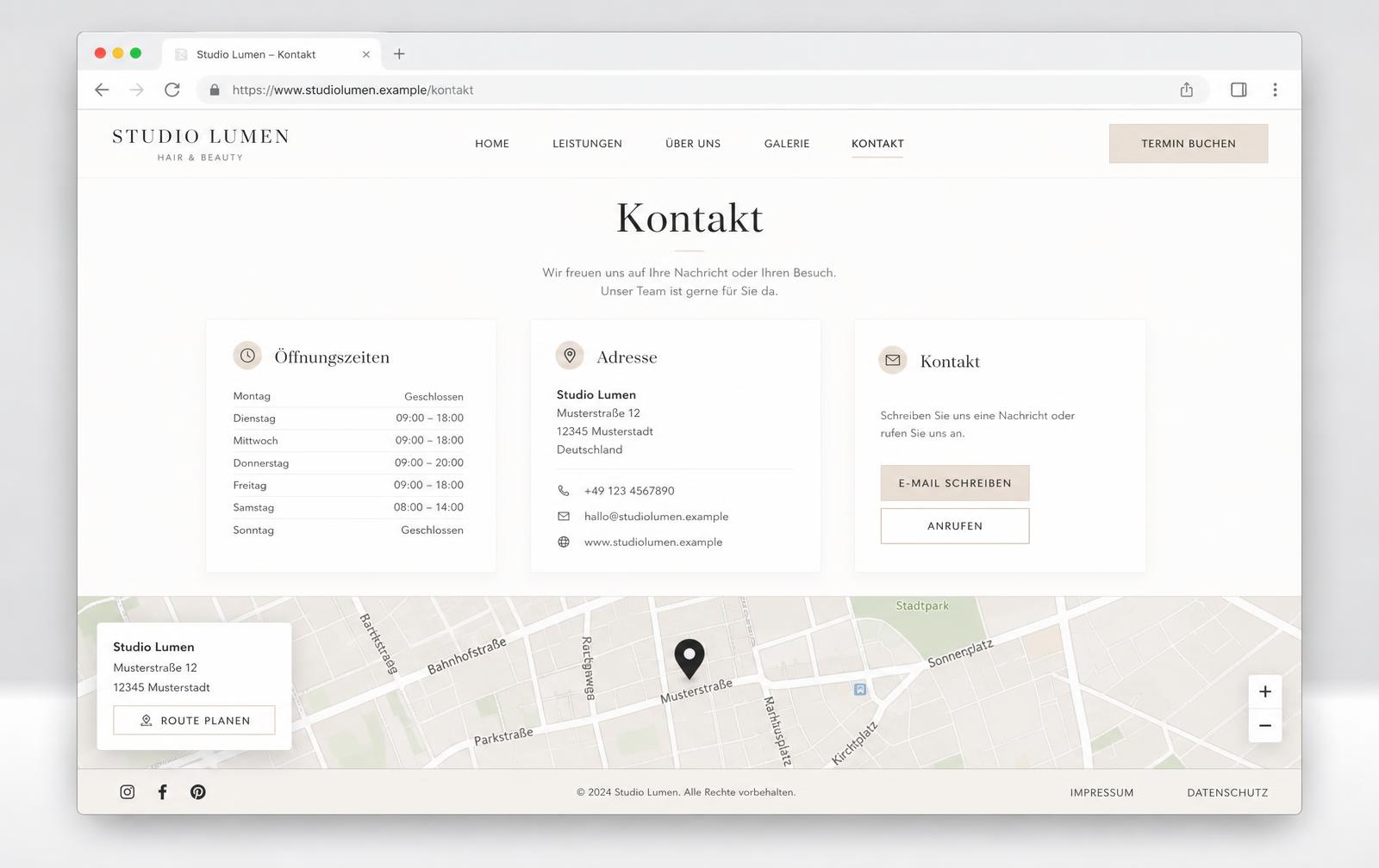 Beispiel einer Kontaktseite mit Öffnungszeiten und Karte